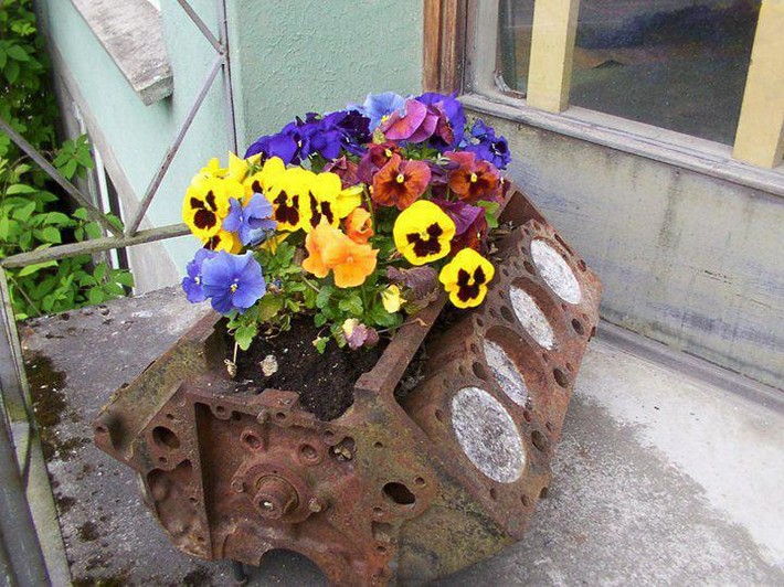 recycled planter art